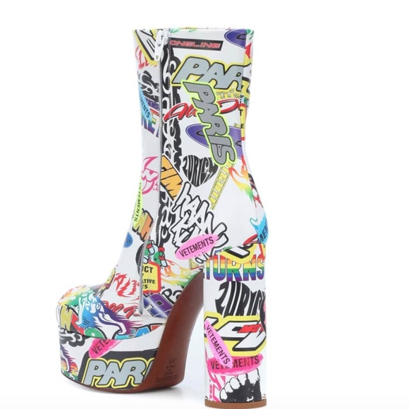 Vetements Graphic Print Platform Booties - Picture 2 of 4